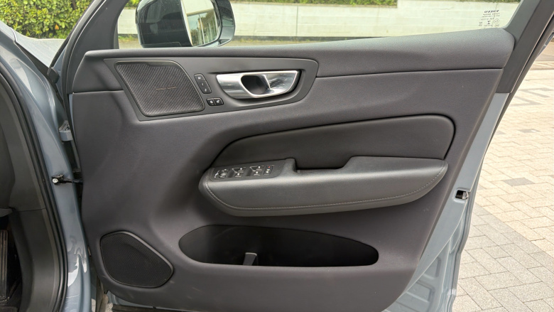 Volvo Xc60 2.0 B4P Plus Dark 5dr Geartronic Petrol Estate